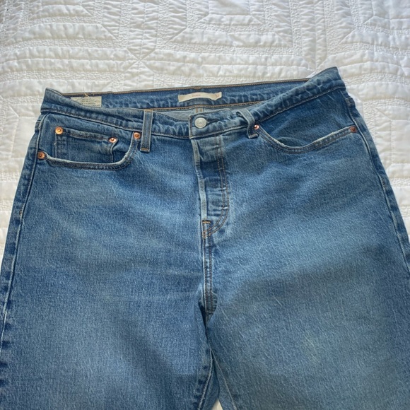 Levi’s “wedgie” jeans - Picture 2 of 6